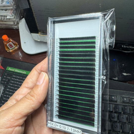 Individual Volume Lashes D + 0.10 Lines
