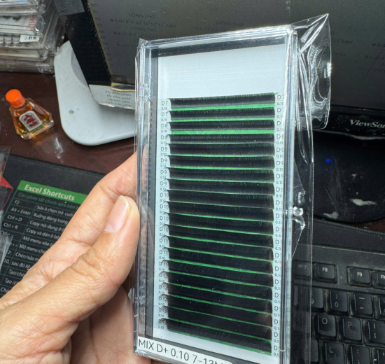 Individual Volume Lashes D + 0.10 Lines